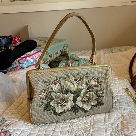 Vintage Floral Needlepoint Lilies Taupe Handbag - Picture 12 of 13